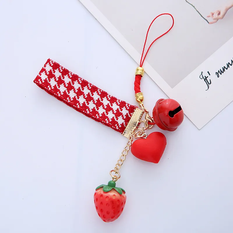 Cute Girl Ladies Strawberry Keychain Pendant Personality Female Creative Car Bag Keychains Hanging Jewelry Gift