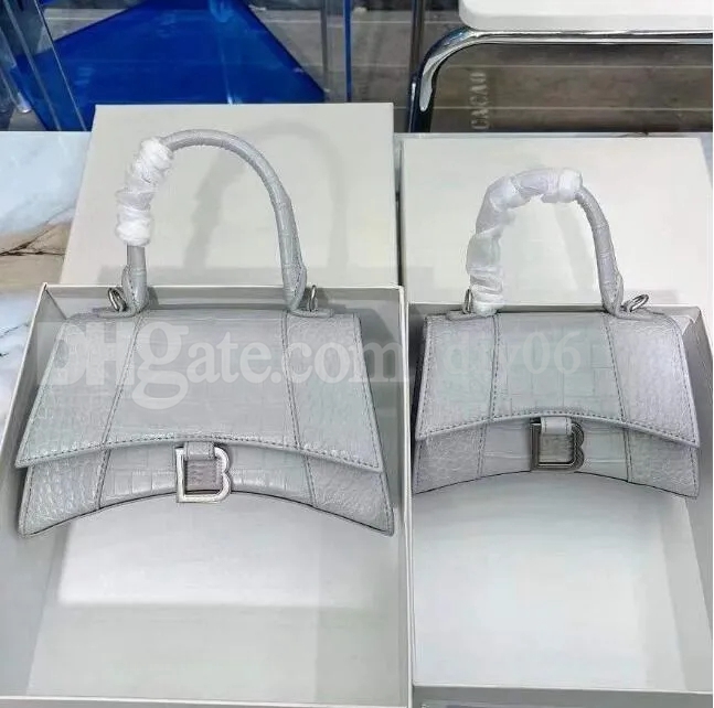 2023 Hot Lady shopping Bags Fashion Handbags Women Totes Shoulder Cross Body Half Moon Luxury Genuine Leather Classic Versatile Purse wallets handle square