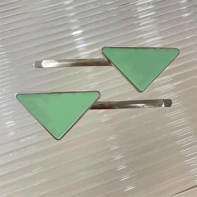 One Pair Metal Triangle Hair Clip with Stamp Women Girl Triangle Letter Barrettes Fashion Hair Designer Jewelry Accessories With Dropshipping