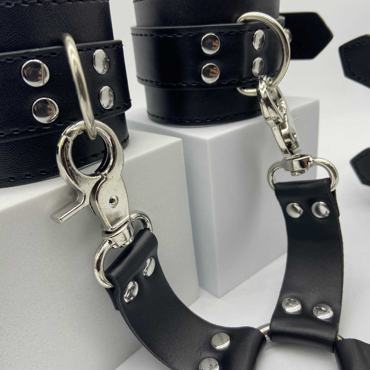 Harnais de sangle de bondage de menottes en cuir de haute qualité de massage avec serrure croisée pour fétiche Bdsm Adultes Jeux Esclave Contraintes Sex Toys