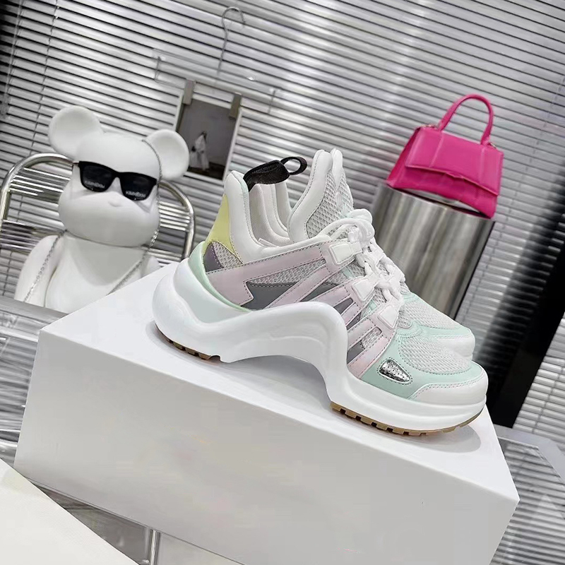 Designerskor Fritidsskor Mode Halkfritt Europa Läderbåge Sneakers dam Sneakers ovanför Reflection Walk Color Mix sneakers