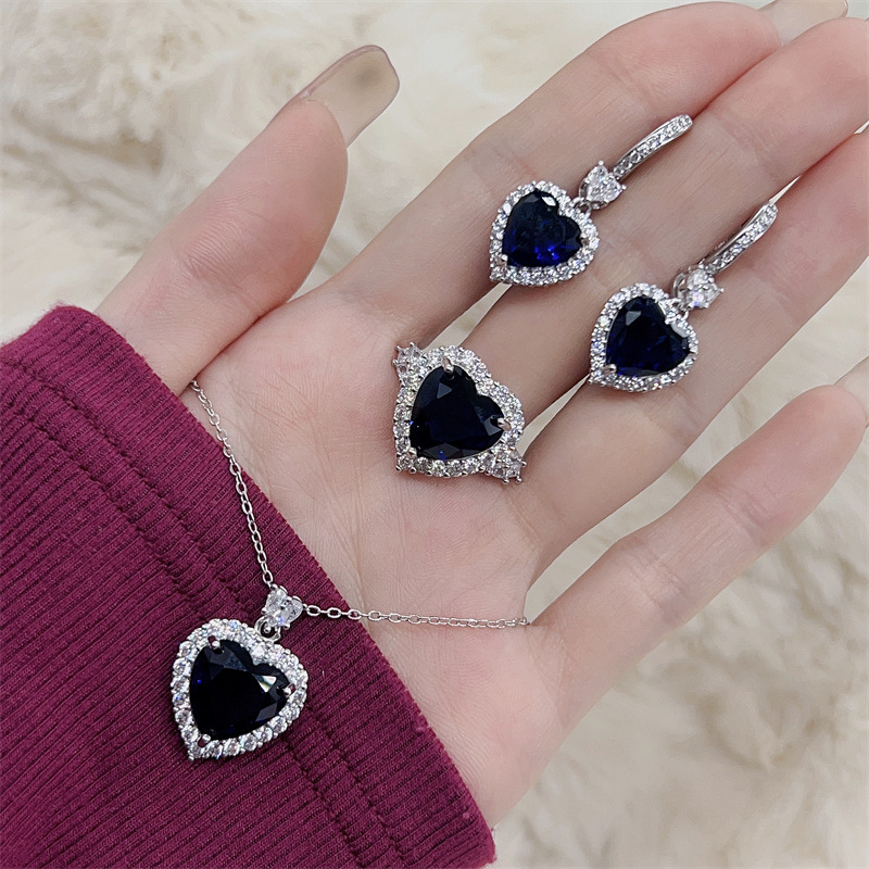 2023 Jóias de casamento doce doce conjunto de casamentos luxuoso 925 Sterling Silver Heart Heart Sapphire Sapphire CZ Brincho