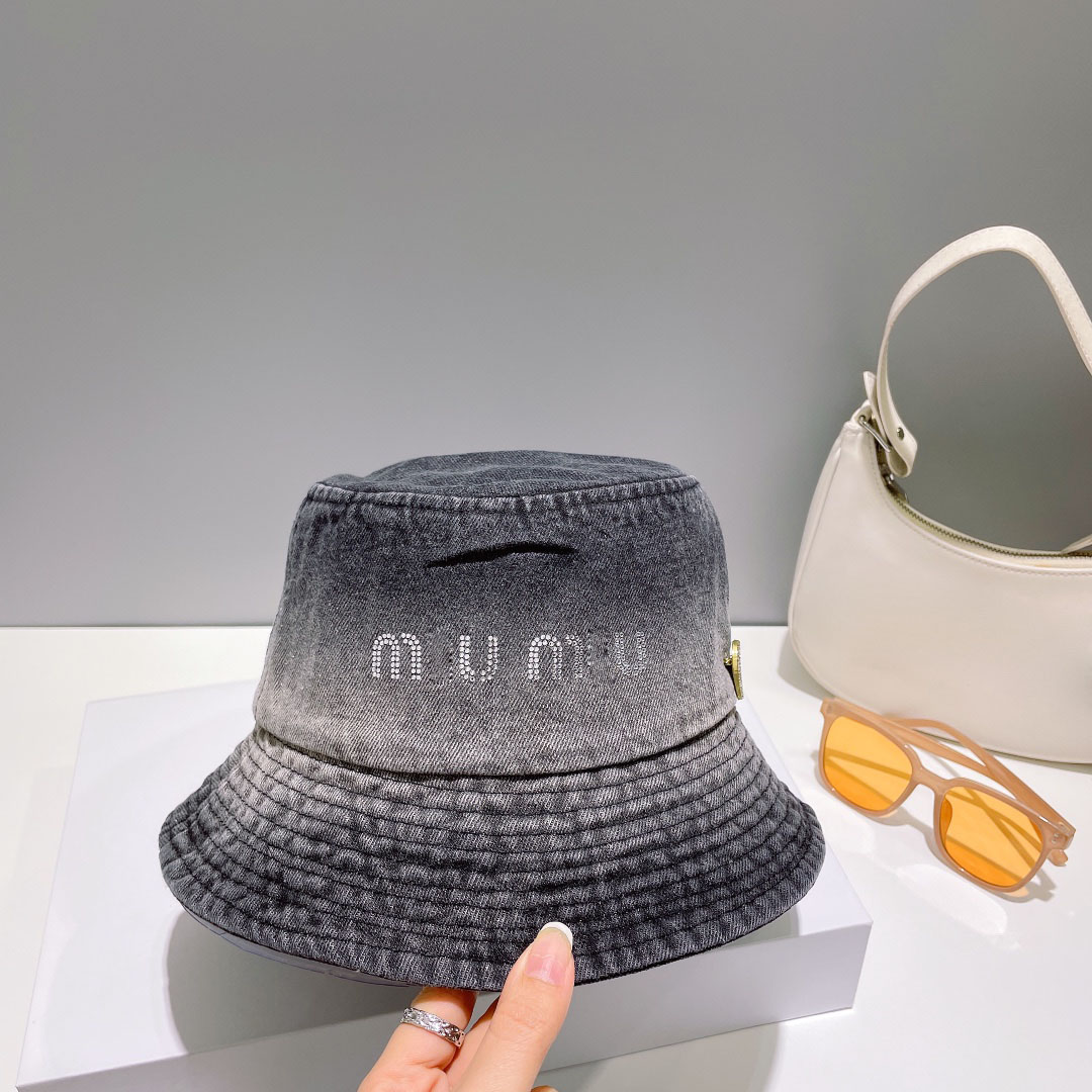 Designer de gradiente de moda Bucket Hat Hat Casal Viagem Viagem de Sunshade Incluste Rhinestone Letra Bordado Bordado largo Chapéus