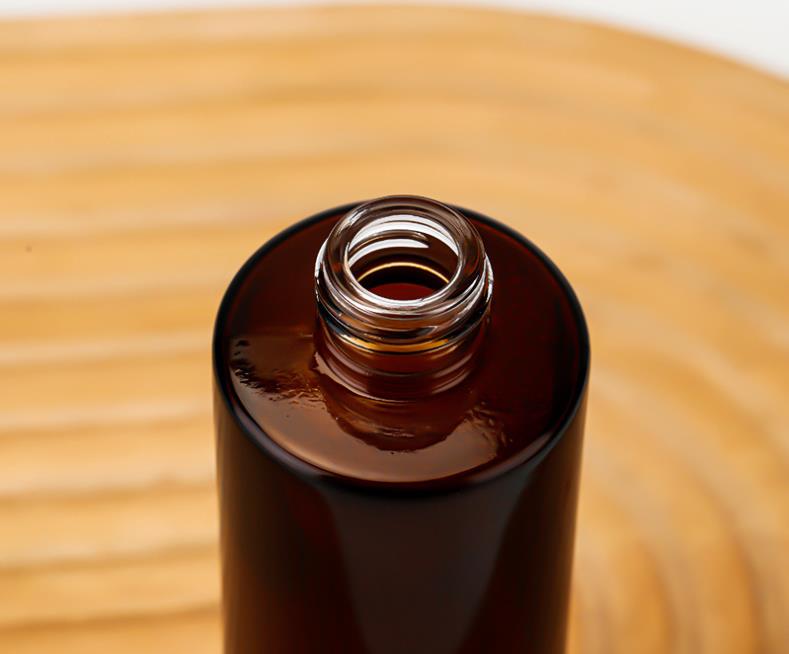 Amber Glass Pomp flessen platte schoudernavuleerbare spuitfles voor serum etherische olie parfumlotion 30 ml 50 ml 80 ml 100 ml SN6897