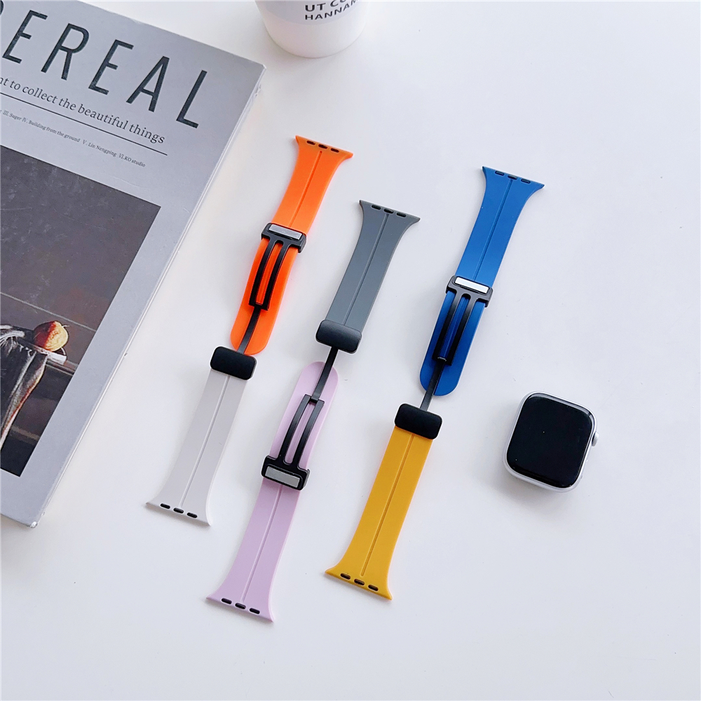 Fashion Folding Clasp Band för Apple Watch Series 8/7/6/41 45mm Silikonrem för IWatch Ultra5 4 3 2 40 44 49mm Watch Armband Accessories