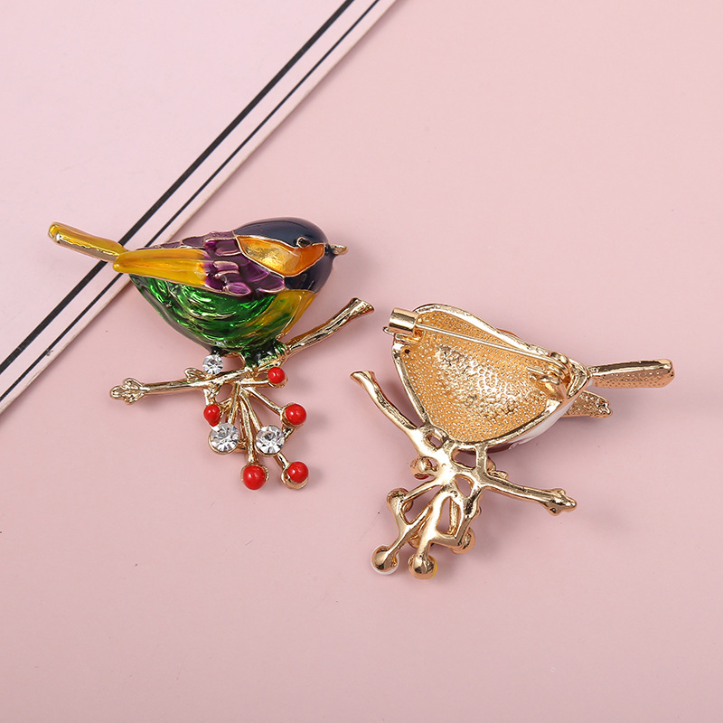 Simple Design Alloy Oil-dripping Bird Brooch Fashion Personality Animal Corsage Men Women Pin Clothing Jewelry Gift