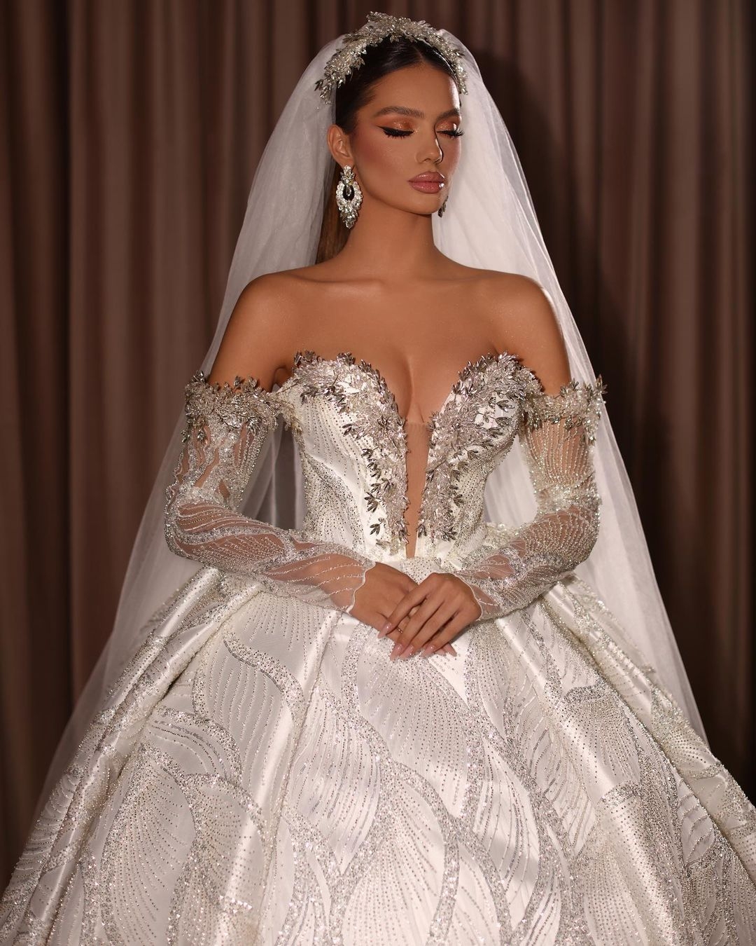 Sexy V Neck Mermaid Wedding Dresses Off The Shoulder Beading Bridal Gown Custom Made Sequined Crystal Dress Vestido De Novia