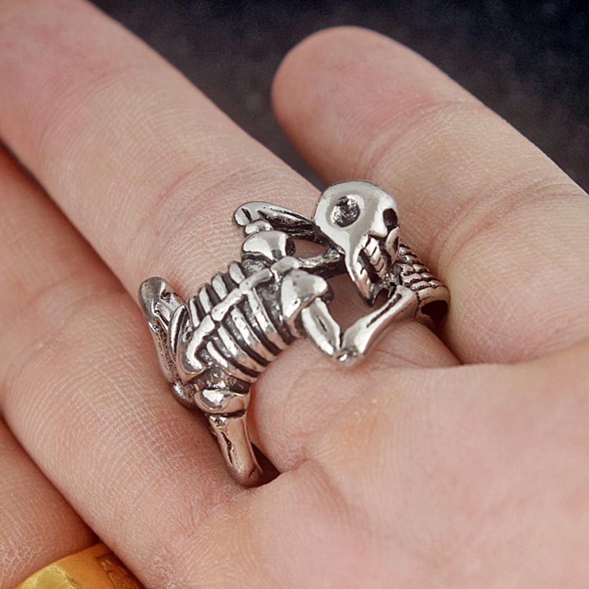 12st Fashion New Ghost Hand Skeleton Head Eagle Claw Open Ring Justerbara julmänkvinnor tillbehör