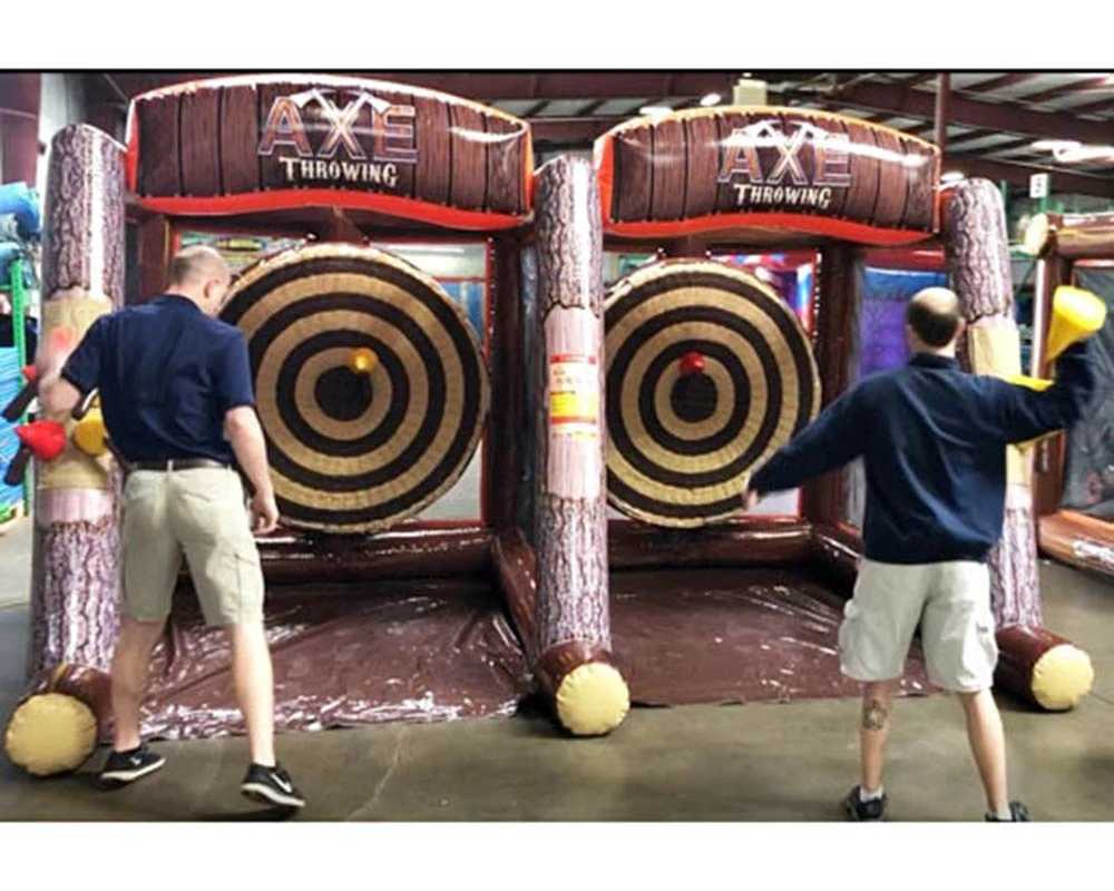 Compétition interactive gonflable hache lance des jeux de carnaval sportif sportif target shoot lance-tour de tournage dart cage collante extérieur
