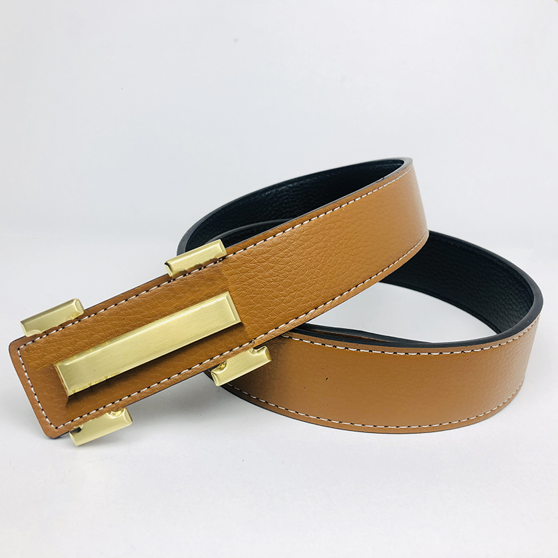 Womens Designer Belt Brand Classic Letter Grommet Fashion Designer äkta läderbälte Mänbälten Midjebandbredd 3,8 cm Storlek 105-125 cm