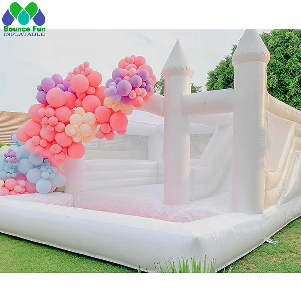 Commercieel opblaasbaar wit bruiloft Bounce House met glij- en ballit PVC Jumper Moonwalks Bridal Bouncy Castle for Kids