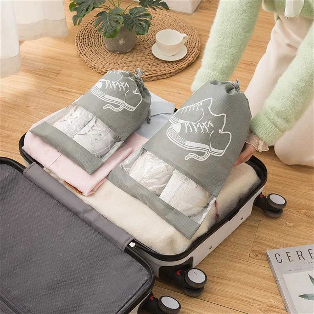 New Shoes Storage Bag Closet Organizer Non-woven Travel Portable Bag Waterproof Pocket Clothing Classified Hanging Bag