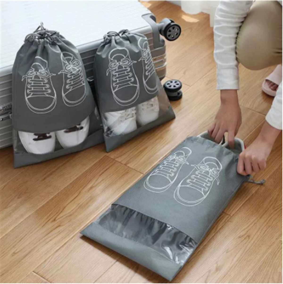 New Shoes Storage Bag Closet Organizer Non-woven Travel Portable Bag Waterproof Pocket Clothing Classified Hanging Bag