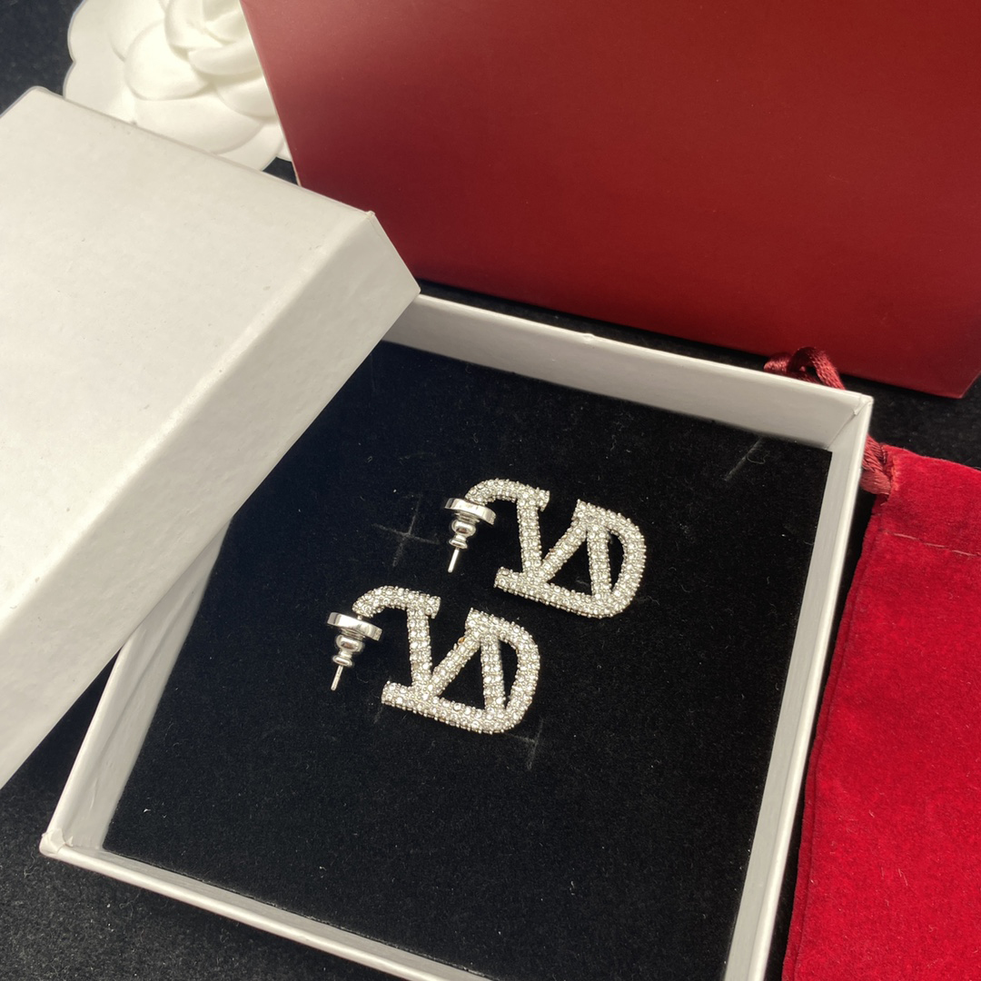 Women Pearl Loop STUT Luksusowy kolczyk miłosny Fashion Purple Studs Diamonds Letters Designer Jewelry Wedding Kolczyki V 925 Srebrne