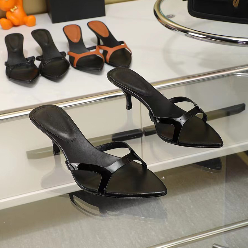 Sandały designerskie luksusowe marka stiletto 6 cm Sandały Kapcie skórzane pantofle damskie Kapcia spiczaste otwarte palce wygodne kapcie inne niż poślizg seksowne proste styl