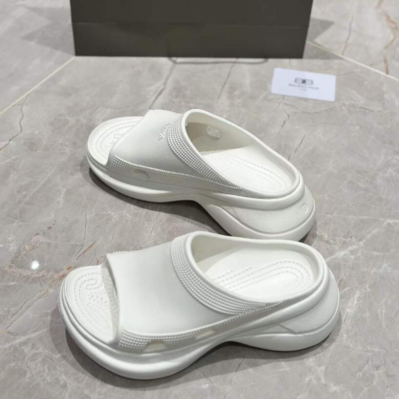 Fashion Women Crocss Sandały Sandały Letnia platforma hotelowa Flat Non-Slip Sliders Włochy Słynne Onyx Designer Designer Casual Comfort Flip Flip Flip Flip Flops UE 35-42