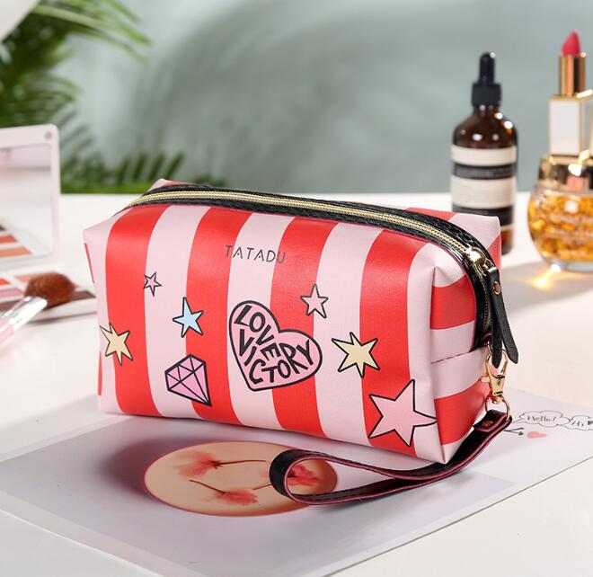 Waterproof Laser Cosmetic Bags Women Make Up Bag High Quality PVC Brush Pouch Wash Toiletry Bag Outdoor Travel Organizer Hanging handbag