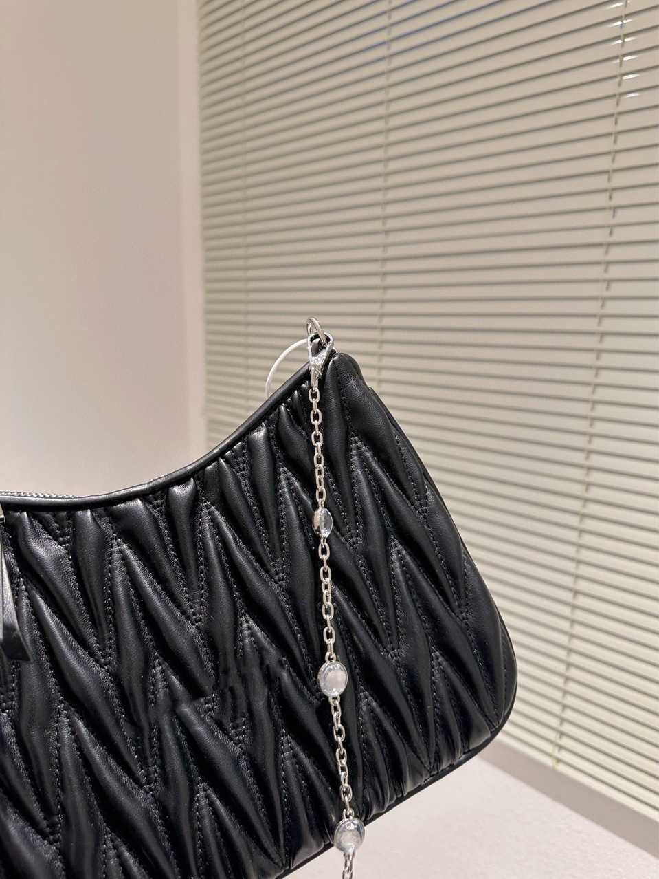 Autumn/Winter 22 New Mini Chain Pleated Bag Mini Portable Rhinestone Underarm Moon Package One Shoulder Oblique Span Bag Female 230519