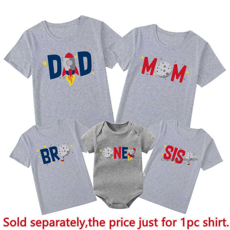 Family Outfits New 1st Birthday Space Shirt Funny Rocket Print Family Clothing Mom Dad Brother sisters T-shirt Baby Bodysuit Birthday Party Gift G220519