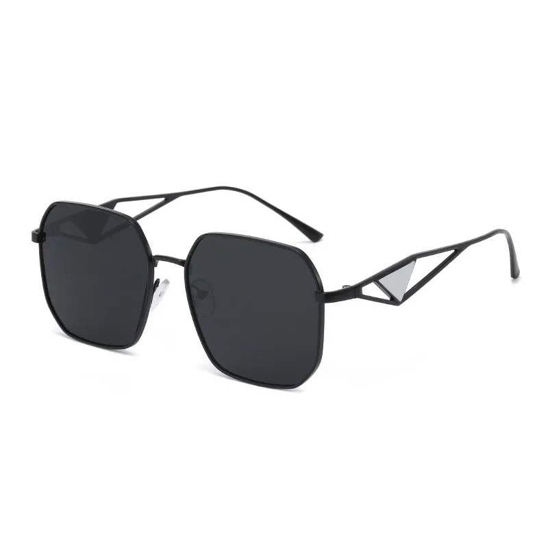 Modeontwerper zonnebrillen klassieke oogglazen bril buitgle outdoor strand zonneglazen voor man vrouw optionele driehoekige handtekening 5 kleuren ml 29950