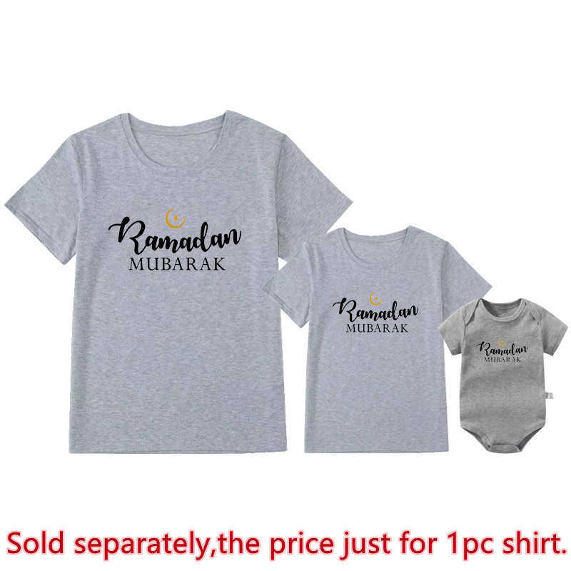 Familjsmatchande kläder Ramadan Mubarak Familj Matchande skjorta Bomull Mamma pappa barn T-shirt Topp Baby Boys Girls Tight Fit Islamic Eid Clothing G220519