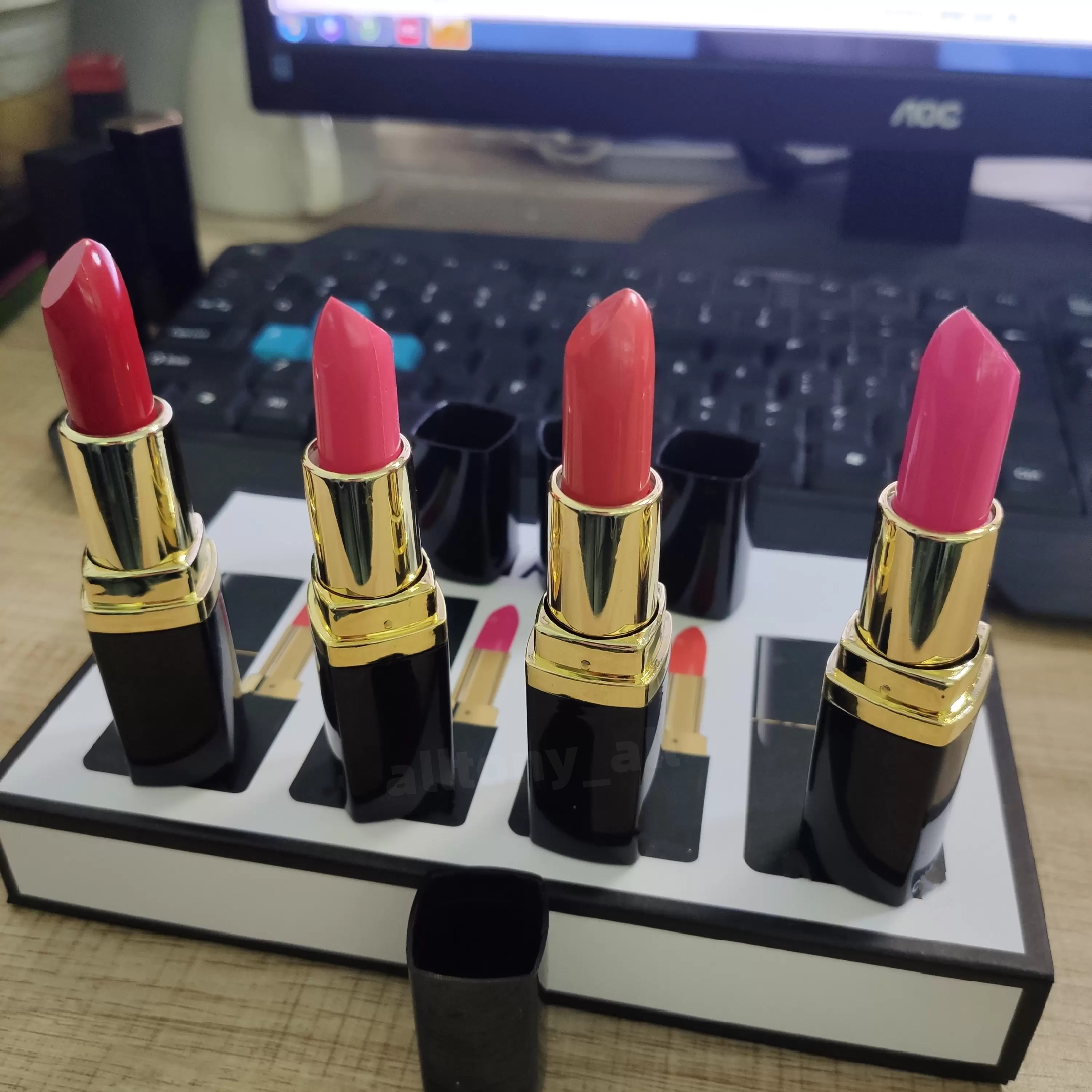 Rossetto opaco di marca Set di rossetti trucco in velluto a lunga durata impermeabile con secchiello nero a i