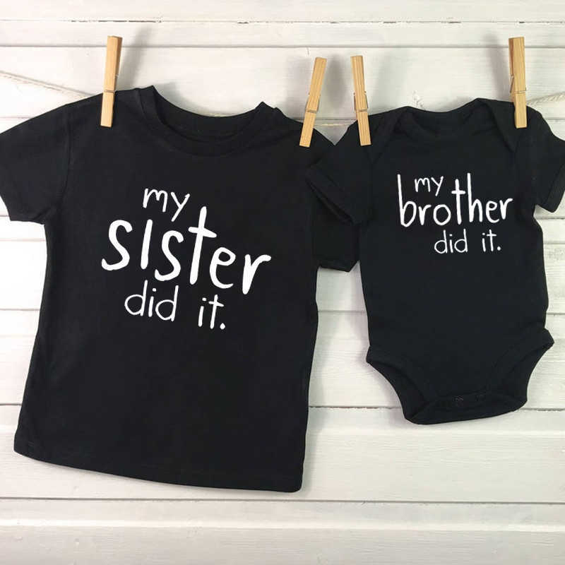 Passende Familien-Outfits, passende Geschwister-Kleidung, „My Brother Sister Did It“, lustiges schwarzes Vorschul-T-Shirt G220519