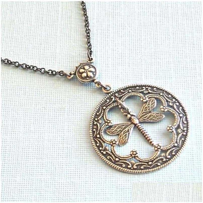 Pendant Necklaces Dragonfly Round Pendants Choker Necklace For Women Vintage Temperament Unique Charms Chain Female Accessories Part Dh03C