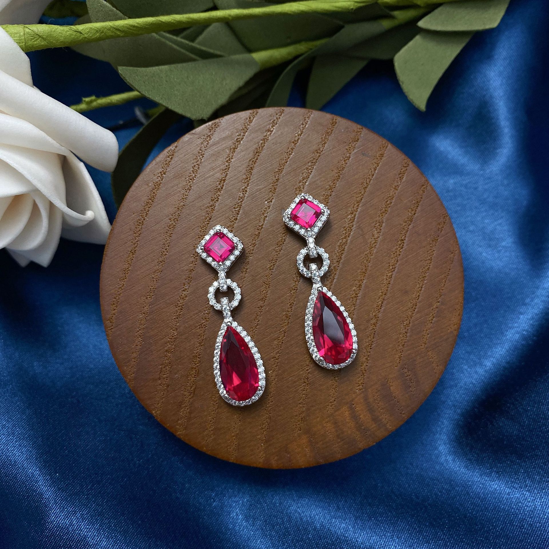 Ręcznie robione ruby ​​diamentowe kolczyki 100% prawdziwe 925 srebrne imprezę na imprezę ślubną kroplę nurkowania dla kobiet prezent biżuterii