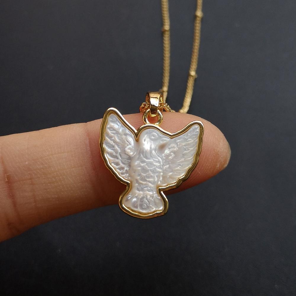 Necklaces Promotion ! 18x19mm Natural Holy Spirit Mother of Pearl Shell Necklace Dove Mother Pearl charms for Gift