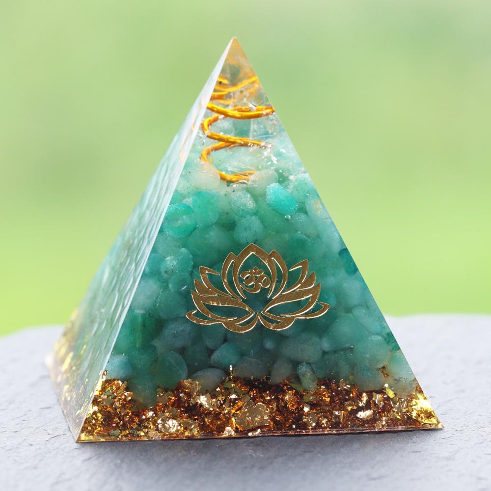 Composants Natural Green Aventurine Fulglid Stones Orgone Pyramid Améliorez le courage Crystal Gérothérapie Cénération EMF Protect