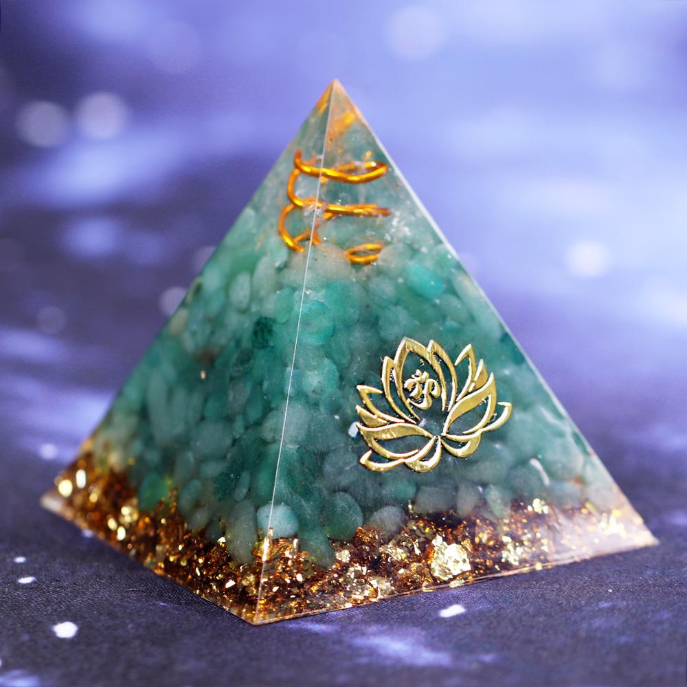 Composants Natural Green Aventurine Fulglid Stones Orgone Pyramid Améliorez le courage Crystal Gérothérapie Cénération EMF Protect