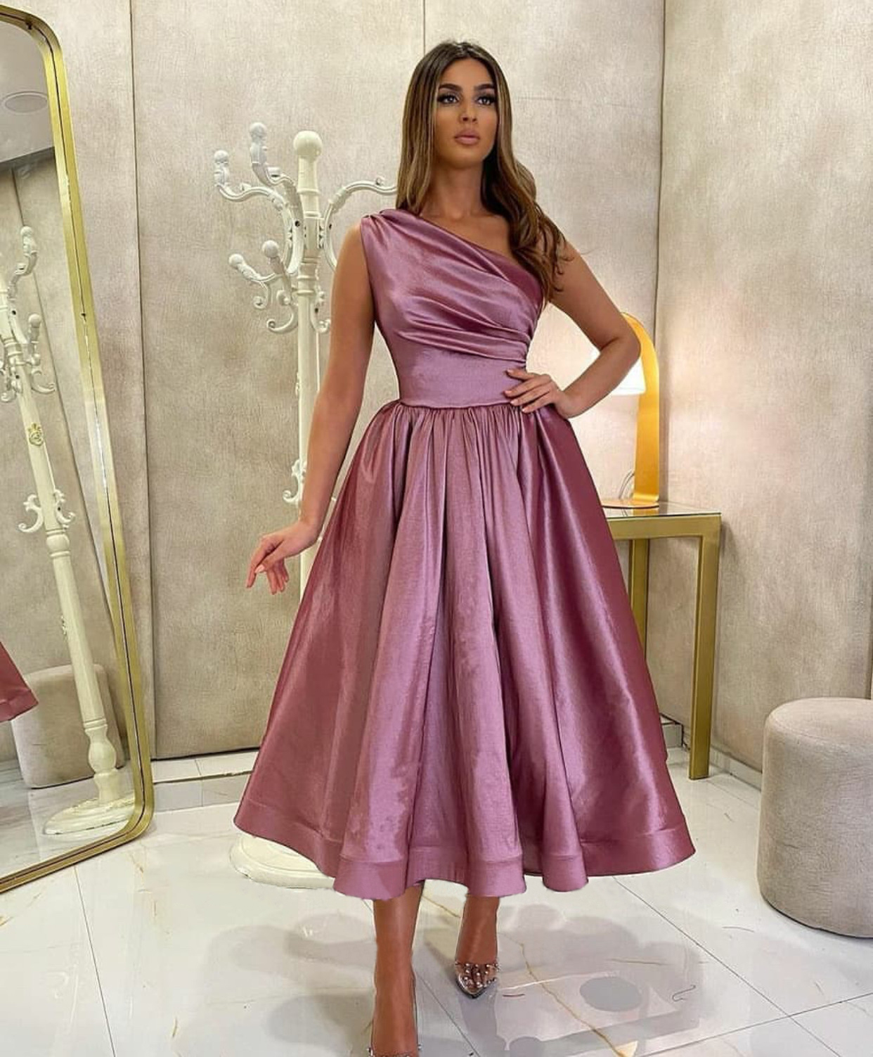 Prosta satyna Linia krótkie wieczorne sukienki imprezowe jedno ramię długość herbaty Saudyjskie arabskie suknie balowe plus size