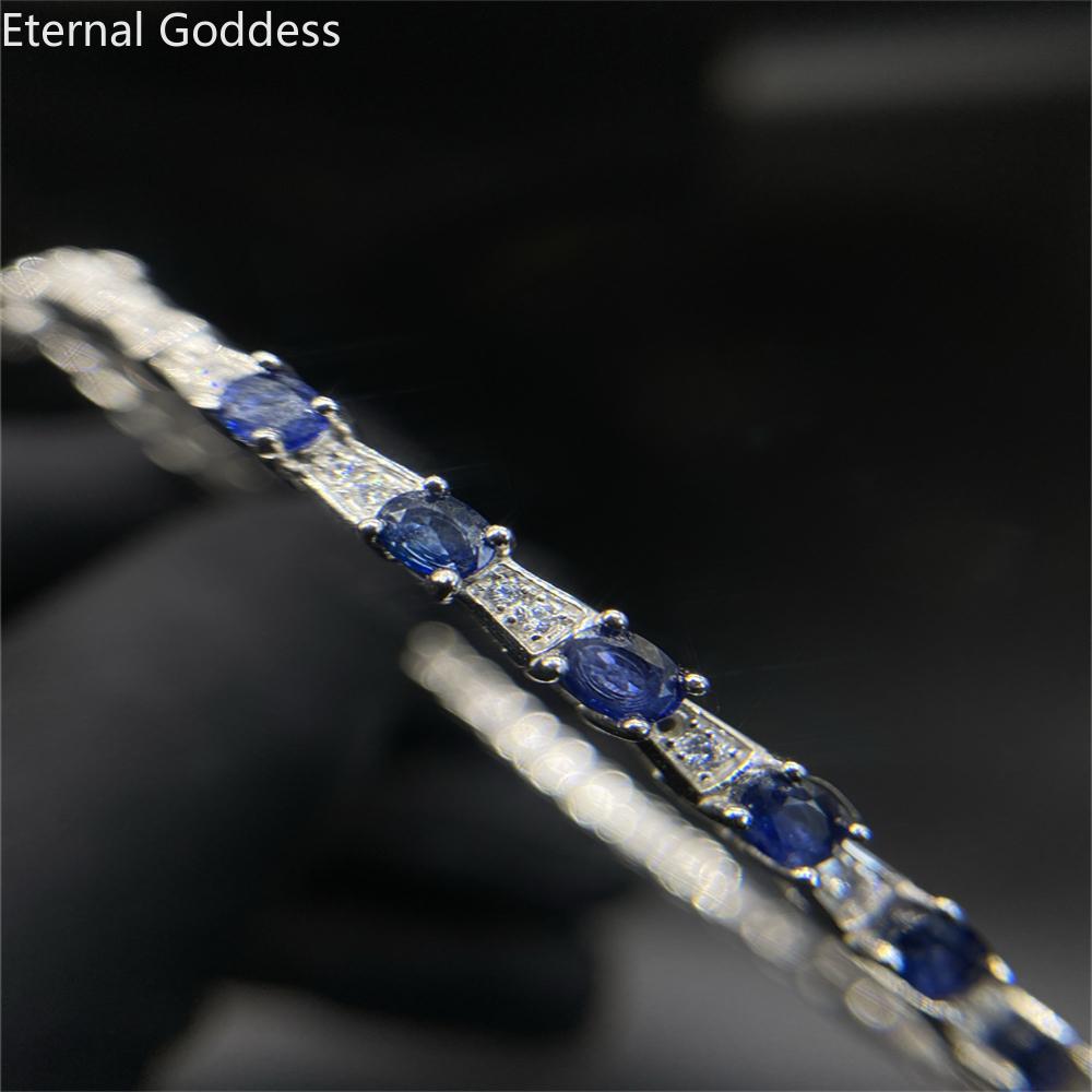 Bangle 2022 Ny ankomst högkvalitativ lyxiga smycken 925 Sterling Silver Oval Cut Blue Sapphire Natural Gemstones Women