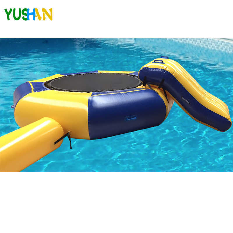 Opblaasbaar water trampoline -serie Splash gevochtde wateruitsmijter opblaasbaar jump Water Trampoline Bounce Platform voor sport