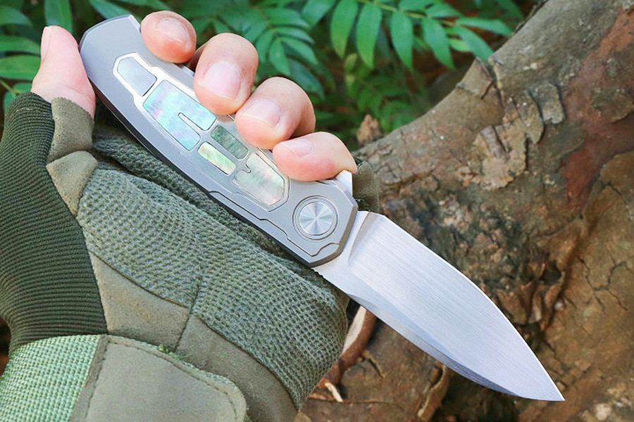 Nouvelle Arrivée M6721 Flipper Couteau Pliant CPM-20V Satin Lame CNC CT4 Titane / Abalone Shell Poignée Roulement À Billes Rapide Ouvert EDC Couteaux De Poche