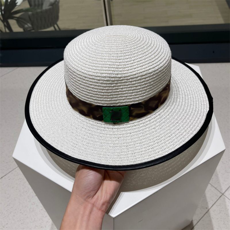 Luxur Designer Straw Hat Women's New Sticked Classic Flat Top Hat High Quality Unisex Triangle Sun Visor