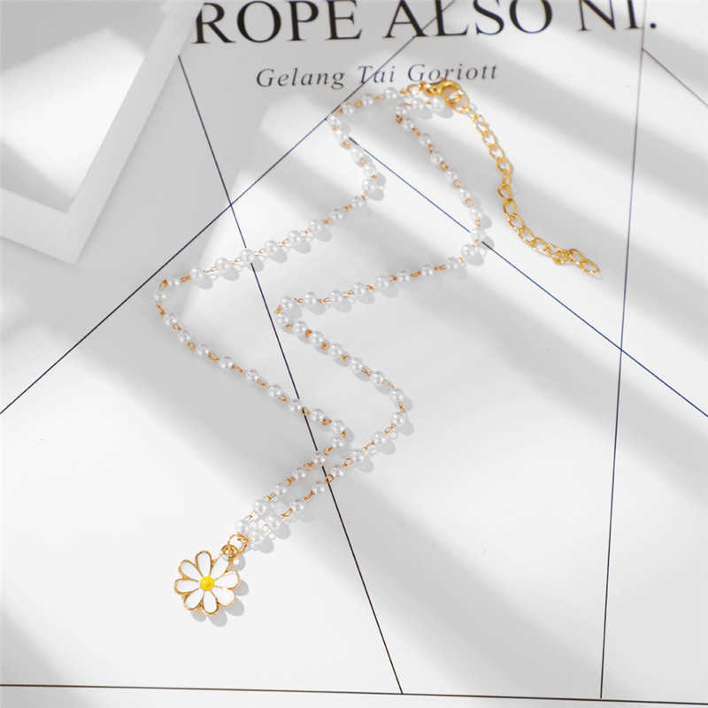 Necklaces Trend Elegant Jewelry White Imitation Pearl Chain Oil Flower Pendant Unquie Women's Fashion Necklace Wholesale G220524