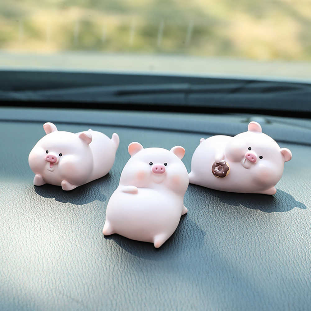 Nowa urocza żywica świnki mini świnia auto ornament kreatywne żeńskie centrum konsoli