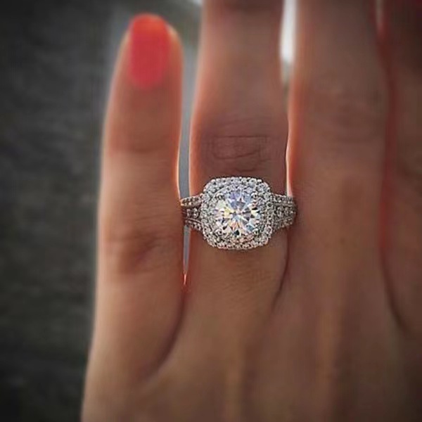 18K Platinum Plated Imitation Zircon Ring med dubbelskikt Super mousserande ring för kvinnor i Europa och Amerika