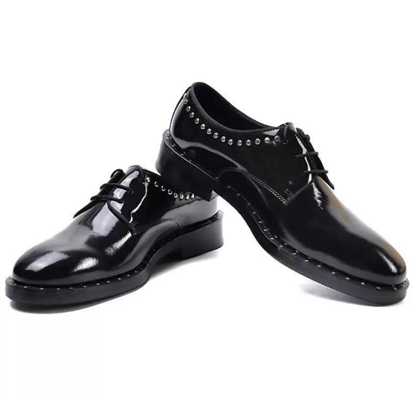 Черные заклепки формальная бизнес -обувь патентная кожа