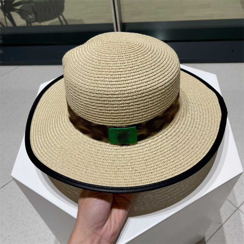 Luxur Designer Straw Hat Women's New Sticked Classic Flat Top Hat High Quality Unisex Triangle Sun Visor