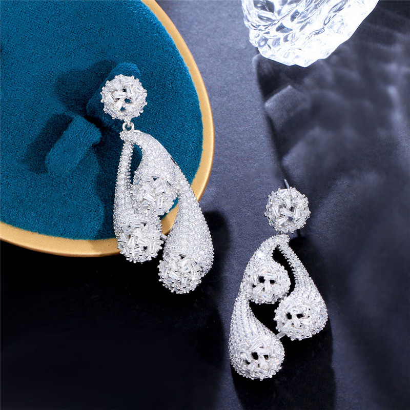 Mode Français Style Charme Gros Diamant Boucle D'oreille Designer Pour Femme Blanc Plein AAA Zircone Cubique Sud-américain Femmes Argent Mariage Boucles D'oreilles De Fiançailles Bijoux