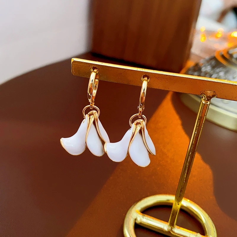 Temperament Simple Fashion White Petals Drop Earrings For Women Personality 2023 New Jewelry