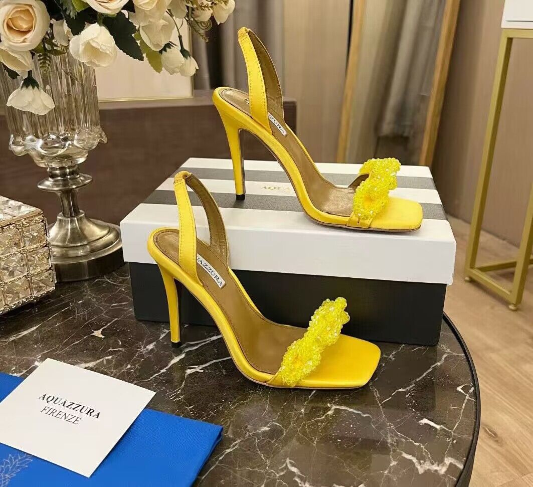 23S / S Designer De Luxe Temptation AquazzurSa Chaîne Amour Slingback Sandales Chaussures Pour Femmes Blanc Noir Jaune Peep Toe Sexy Sling-back Talons Hauts Fête De Mariage De Mariée