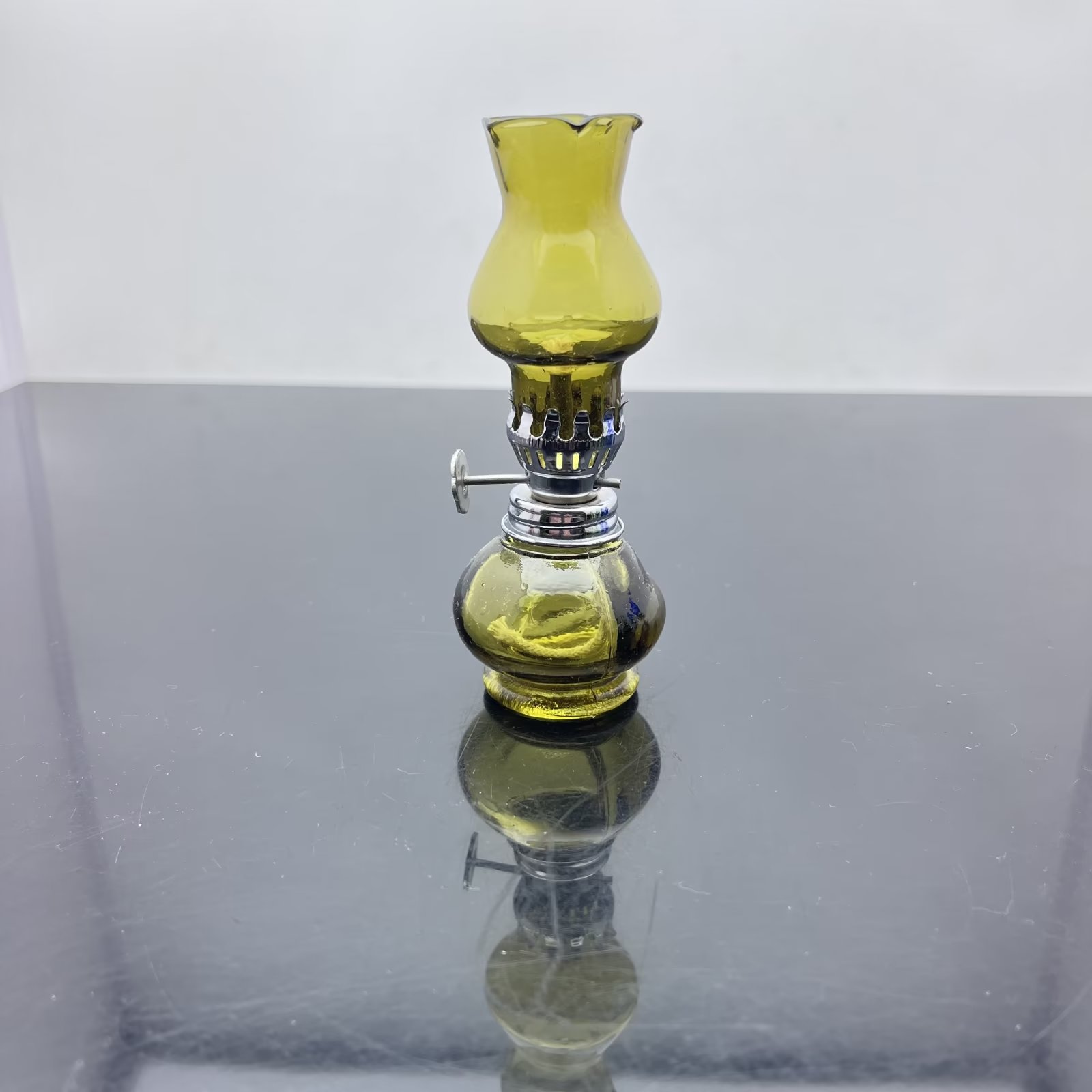 Europa y América Tubos de humo Hookah Bong Glass Rig Oil Water Bongs Adaptador de soporte de cigarrillo de vidrio de doble propósito clásico