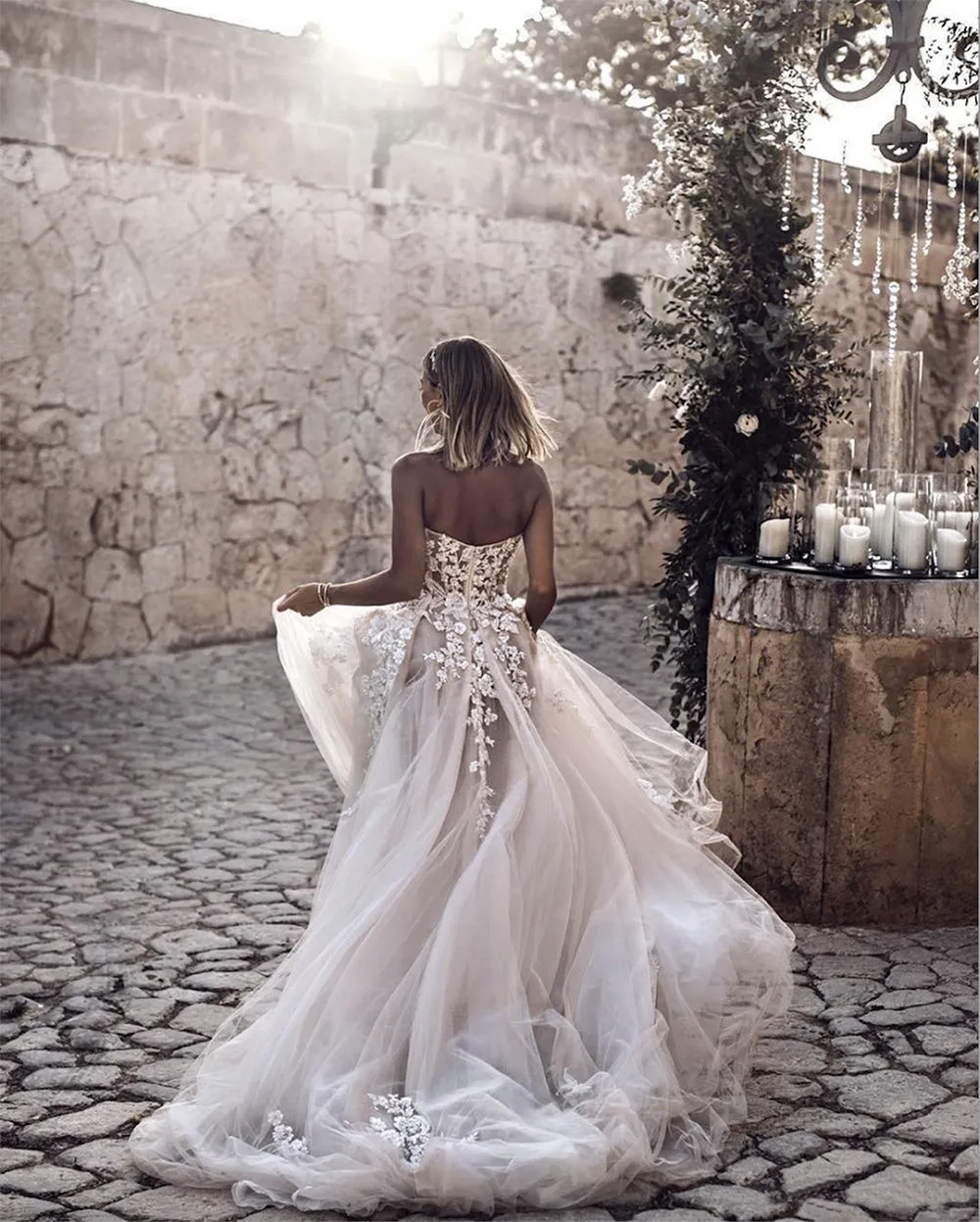 Abiti da sposa sexy in tulle con scollo a cuore Abiti da sposa romantici in pizzo Abiti da sposa country bohémien con perline Abiti da cerimonia con scollo a barchetta aperti sul retro