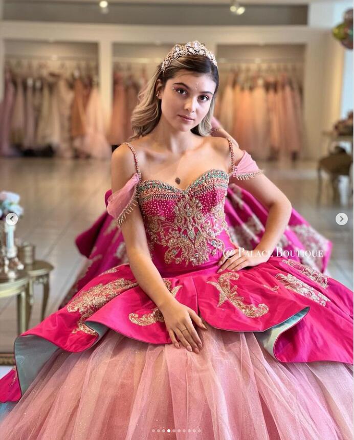 Fuchsia rosa puffy kjol quinceanera klänningar 2023 av axelpärled applikation vestido de la prinsesa jasmine de aladdin