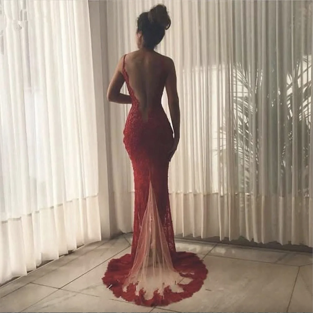 Sexy rotes Spaghetti-Abschlussballkleid mit voller Spitze, Vintage-Stil, offener Rücken, formelles Abendkleid mit Perlen, lang, Party-Brautjungfernkleid in Übergröße