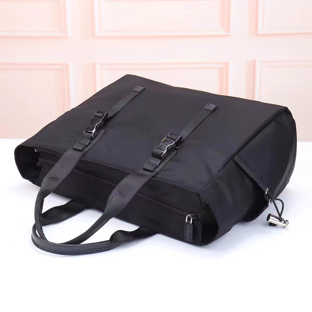 Designer messenger bags Classic Briefcase Business handbags for men Luxury shoulder bag Large capacity canvas tote Detachable shoulder strap parachute fabric